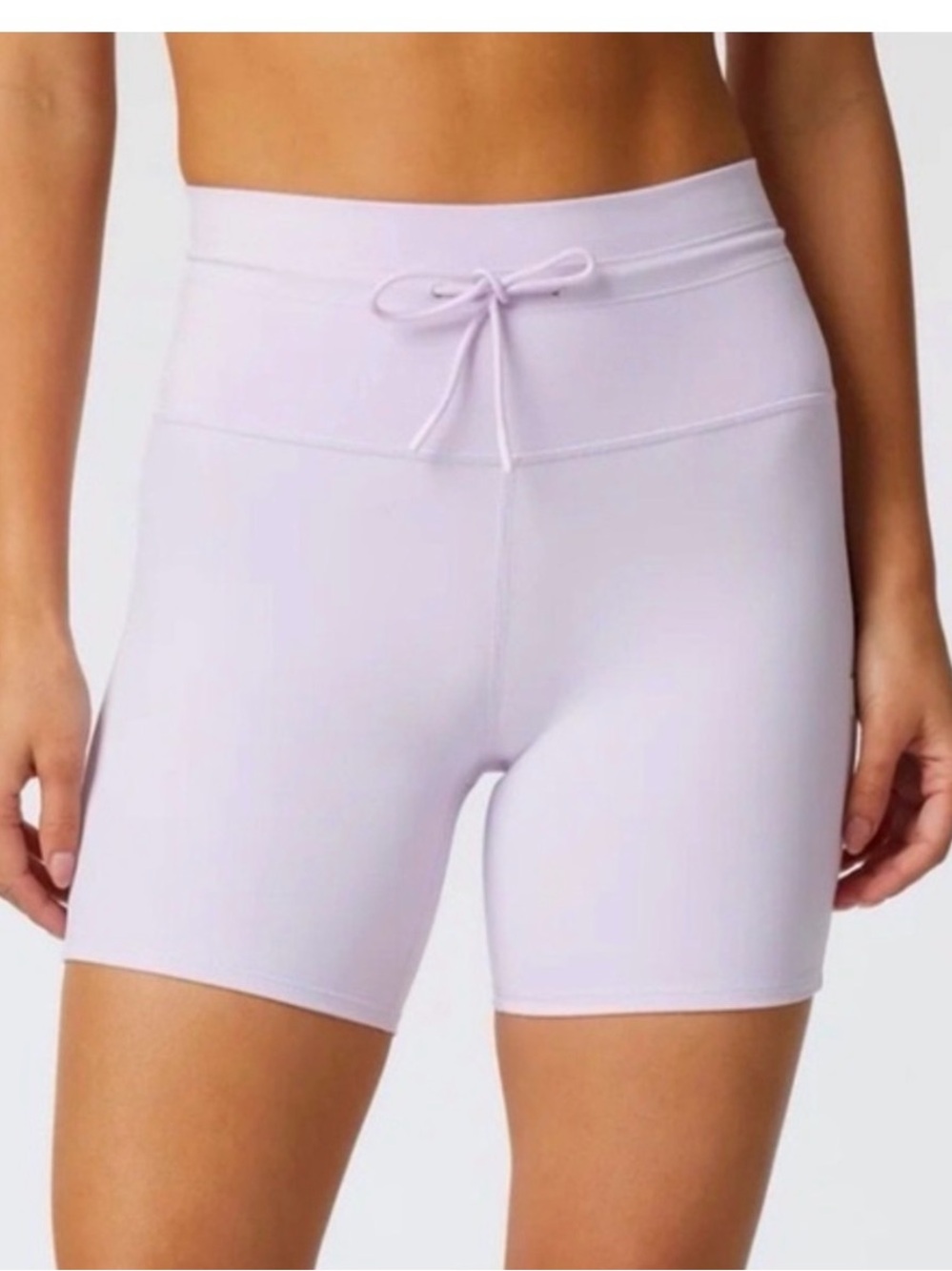 NWT Vuori Daily Short, M, Opal Lilac